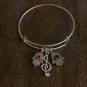 *NEW*. Dangle Bracelet